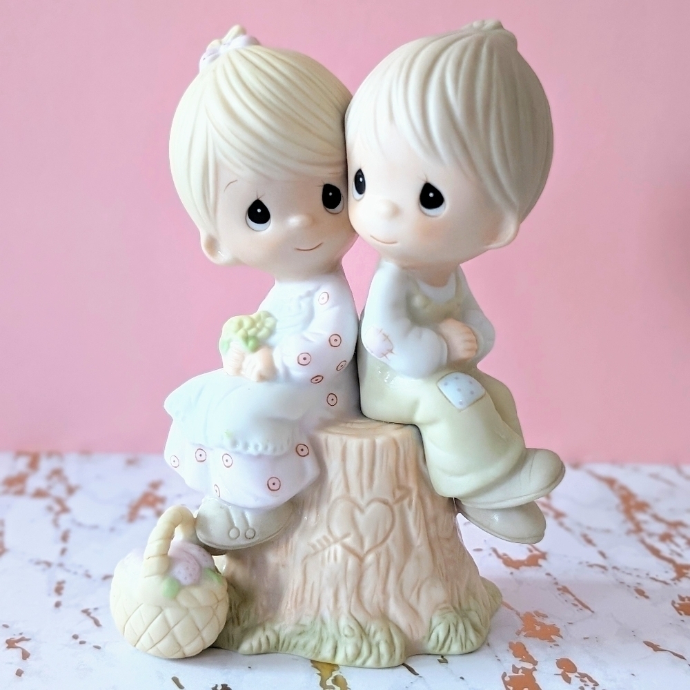 1978 Precious Moments Love One  Another Figurine Signed By Jonathan David